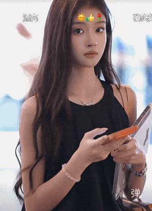好高级的女孩，穿着得体，美丽大方，高级感满满![比心]