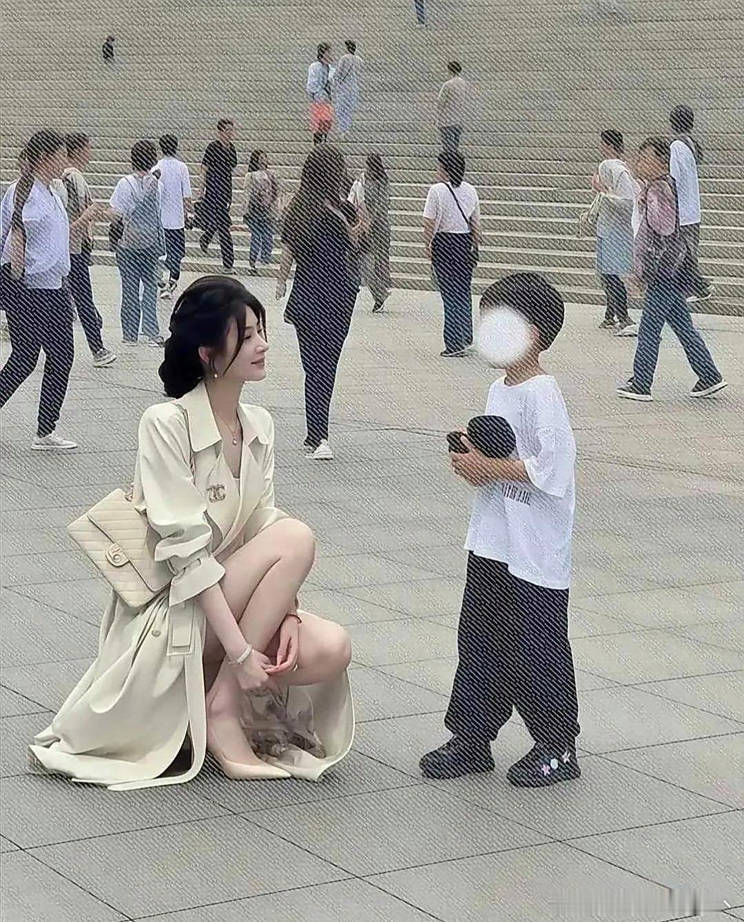是上辈子拯救了银河系，才能娶到这样的老婆来报恩吧！