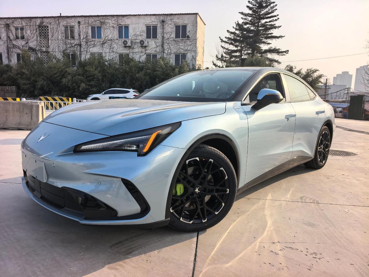 实车到店！2026款极狐阿尔法S5，这次带来了新对手最想要的增程版10万级家轿