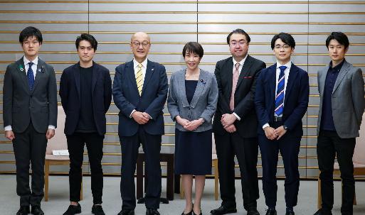 日本首相高市早苗今天发文说：“今日，五家拥有全球顶尖技术的农林水产领域龙头企业代