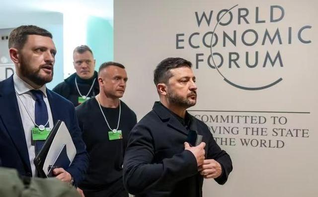 普京打够了？美国开出最后条件：乌克兰割让顿巴斯，获得8000亿美元。