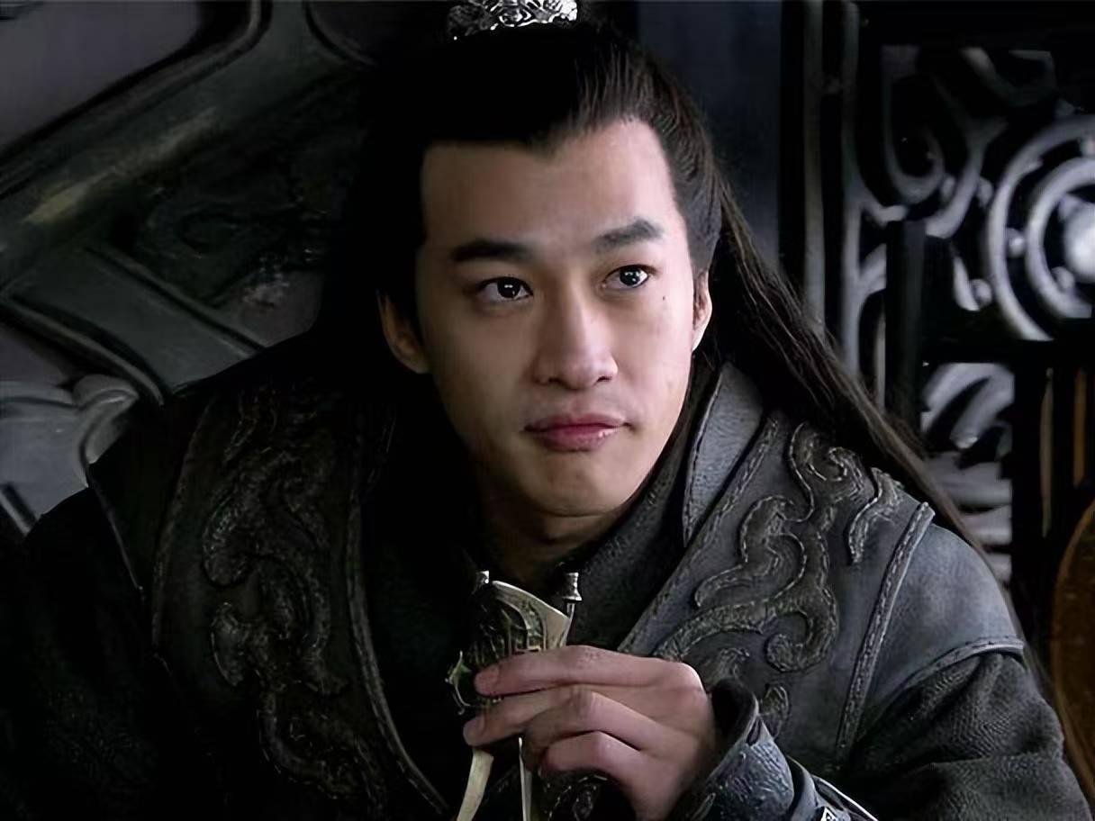 汉末武将中，吕布是不是天下无敌呢？当然不是！咱先把演义和正史掰个清清楚楚！