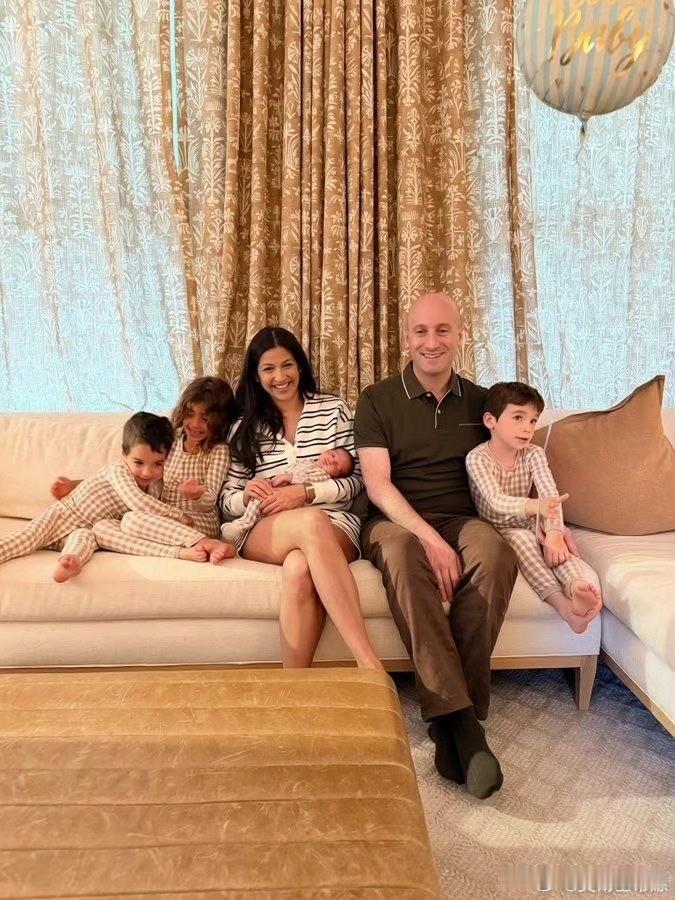 恭喜🎉[捂脸哭][赞]白宮副幕僚長StephenMiller的第四個孩子已經