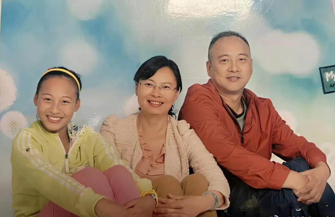网球是项贵族运动，像郑钦文这种模式，普通人是羡慕不来的。首先，小孩要特别喜欢