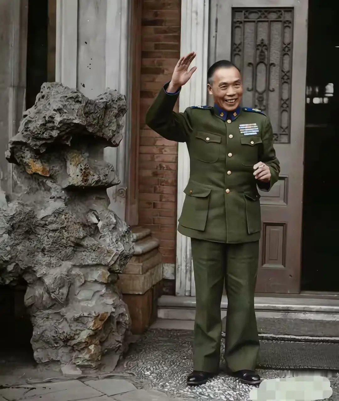 1945年，李宗仁一张罕见留影，此时他54岁，时任北平行营主任