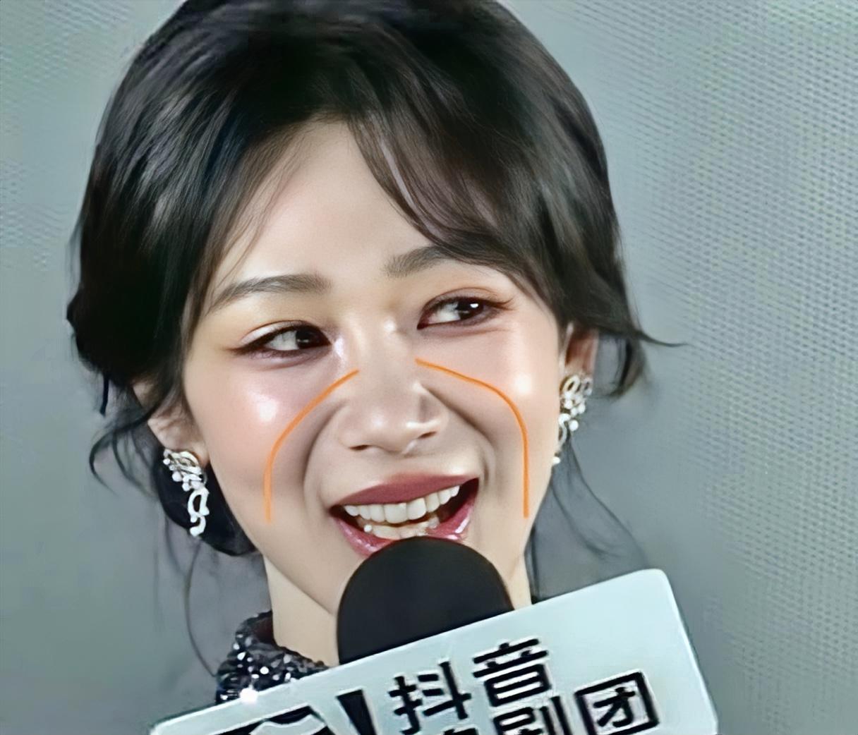 你可以夸杨紫演技好也可以夸她脖子长但是你说杨紫美的像个仙女这点我就就无法认