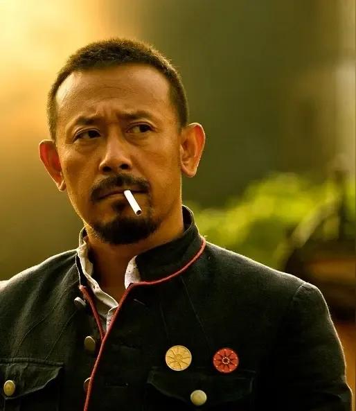 姜文，咱还是稳妥一点吧，找个好的小说改编改编就行了，尽量别用自己的思想去拍电影，