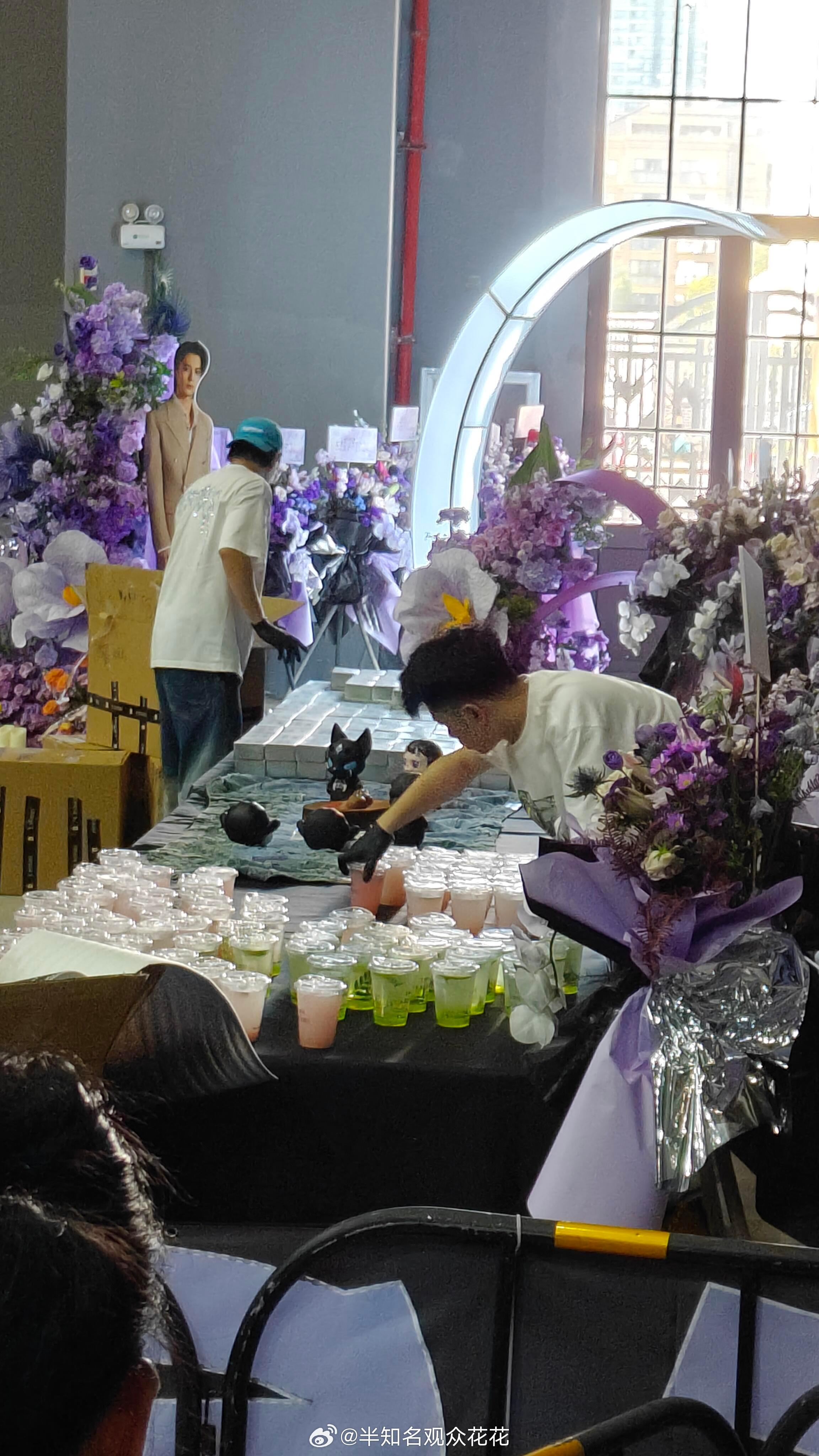 这谁看了不羡慕[祈祷]王鹤棣杀青逆应援了王鹤棣杀青逆应援是现做的​​​
