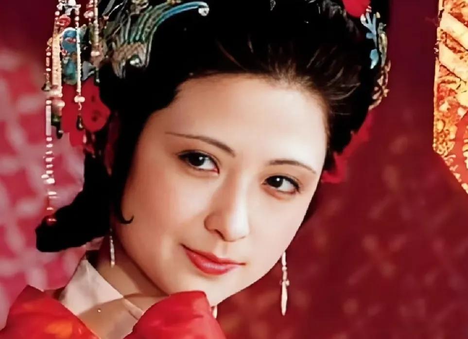 红楼梦尤二姐不懂就问，为啥总有人觉得尤二姐不值得同情？要我说，这姑娘从头到尾就