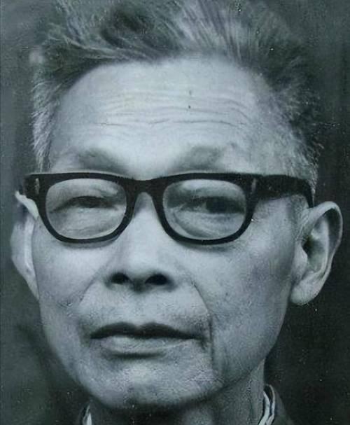 国民党少将错过最后一班飞机，被迫留在大陆，因祸得福活到102岁。国民党少将错过最