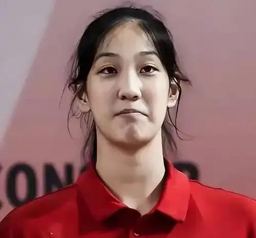 确定这不是在开玩笑？今天，中国女排公布了世锦赛的14名球员名单，接应杨舒名在列