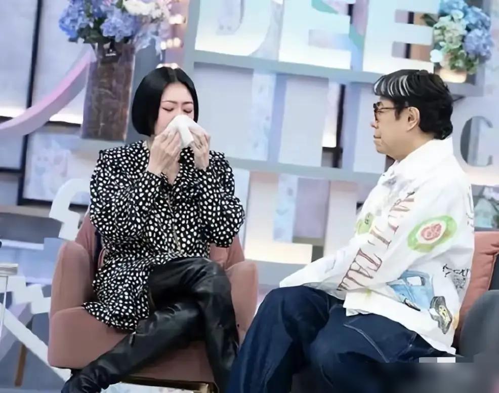 小S终于认了，大S那趟要了命的日本之旅，就是她攒的局。你不知道吧，S妈当初死