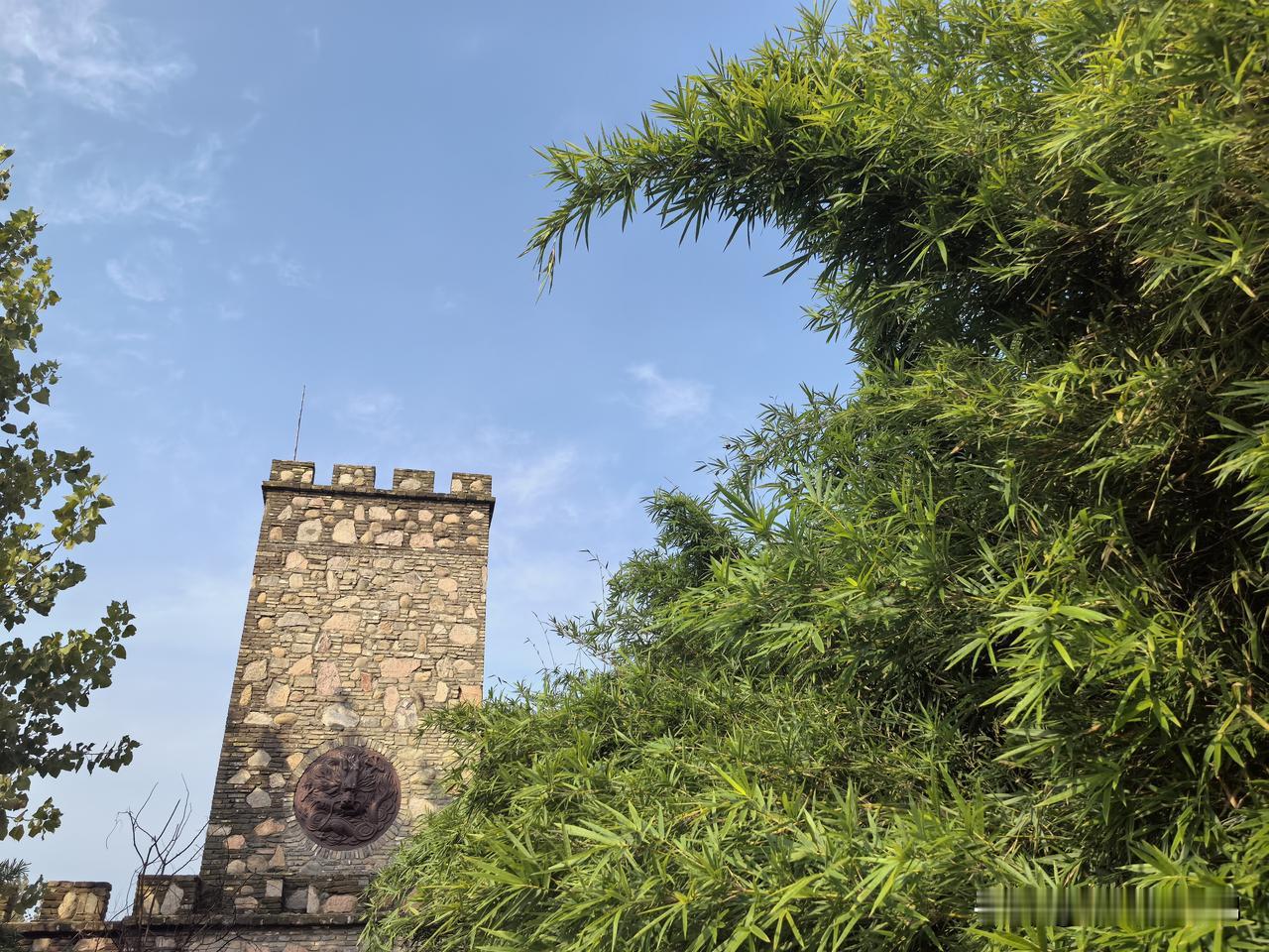 我的今日状态：😁轻松愉快我这里的天气：☀️晴天心情也应该像这天气一样明媚