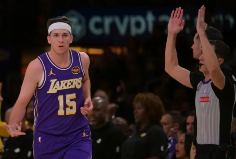 5年2.41亿！顶薪给我拿来！湖人逆转了76人，本场比赛，湖人队的里弗斯替补出