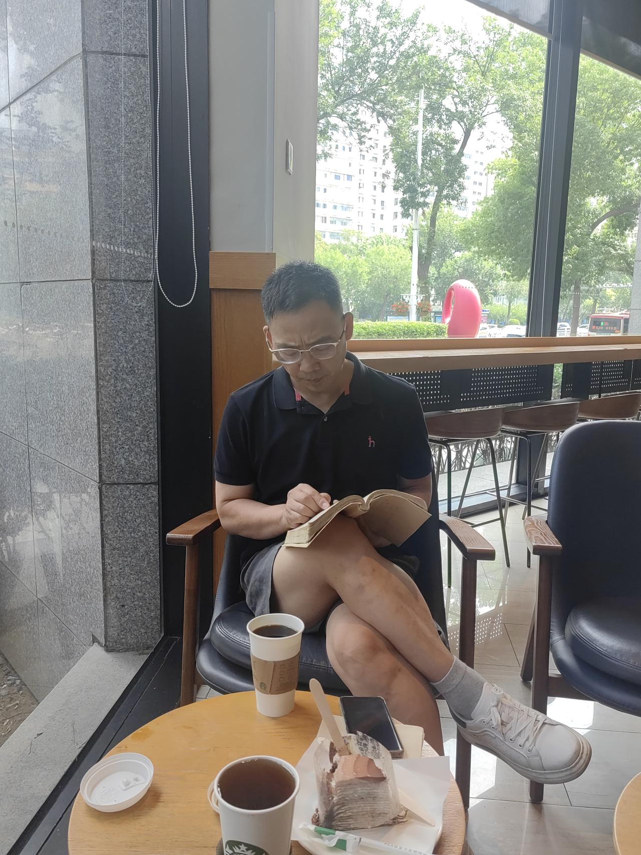 我又看《红楼梦》看到了后四十回，后四十回文本中那文法、那语气、那思想、那结构等，