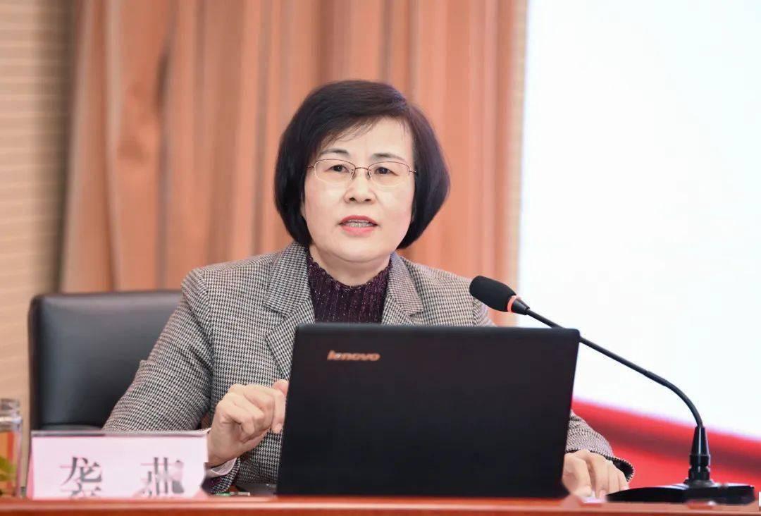 在被查半年之后，袭燕被“双开”。在已经查实的违法违纪问题中可见，袭燕确实是贪心不