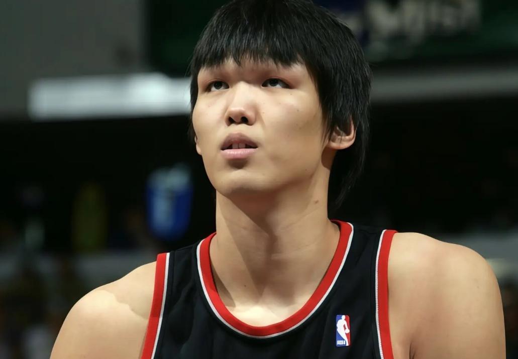 杨瀚森，河升镇，开拓者的卧龙和凤雏。身高相似、体型相似、长相相似、发型相似，能