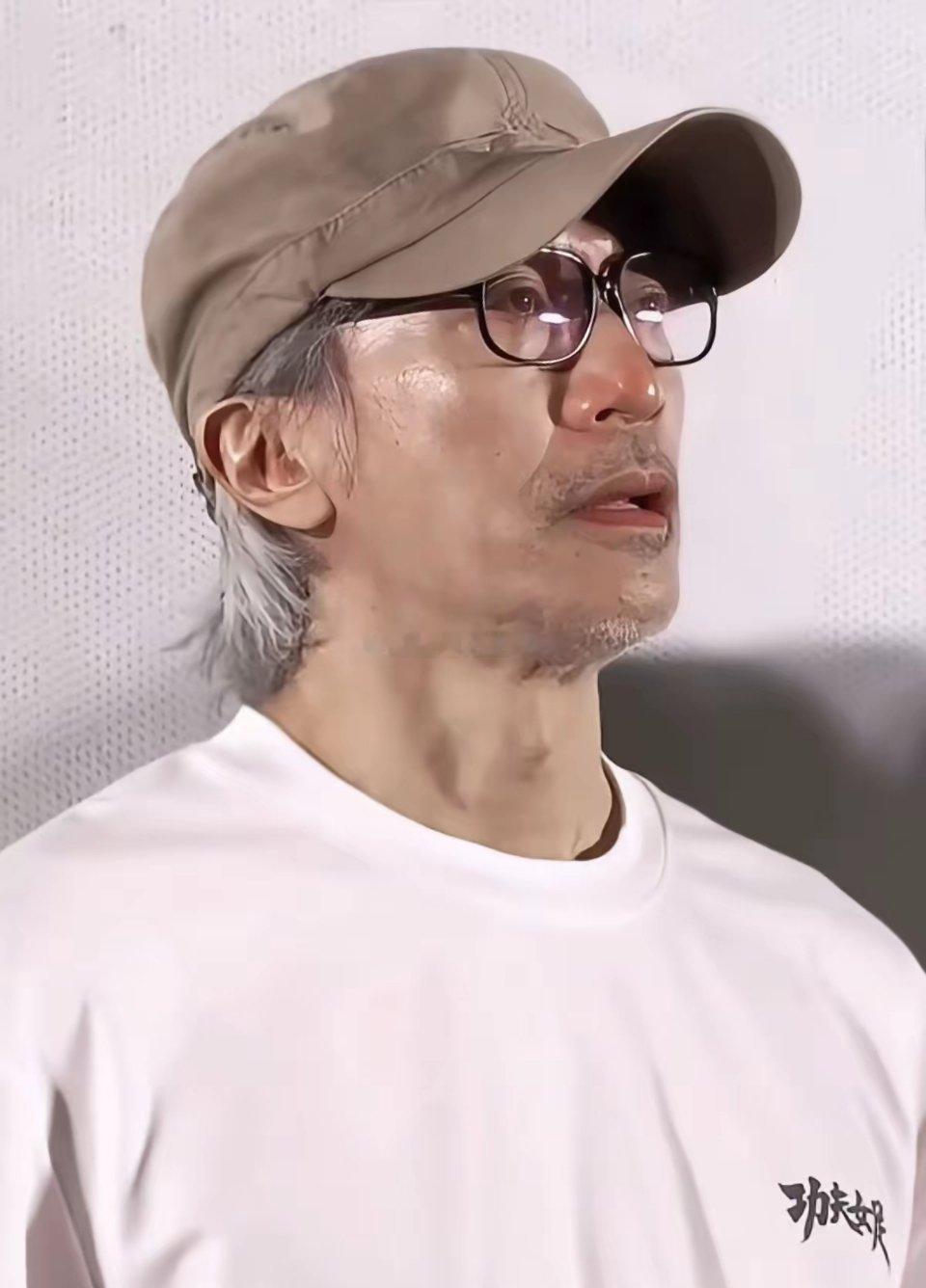看到星爷最近路演的新闻，心里真有点五味杂陈。前阵子林子聪拍《笑林足球》，自掏30