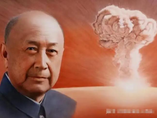 钱学森与许小年，恰好是海外归国知识分子里两种截然不同的代表。前者心中怀揣滚烫报国