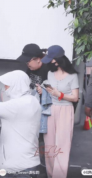 好久不见了，松韵!这个应该是今天的路透吧？新xuan的？这个我不确定哦!松松