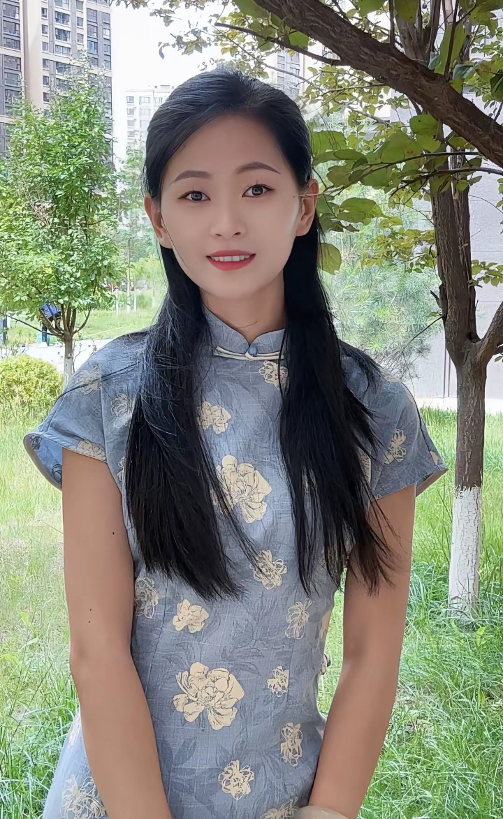 看上去素养很高，正经人家