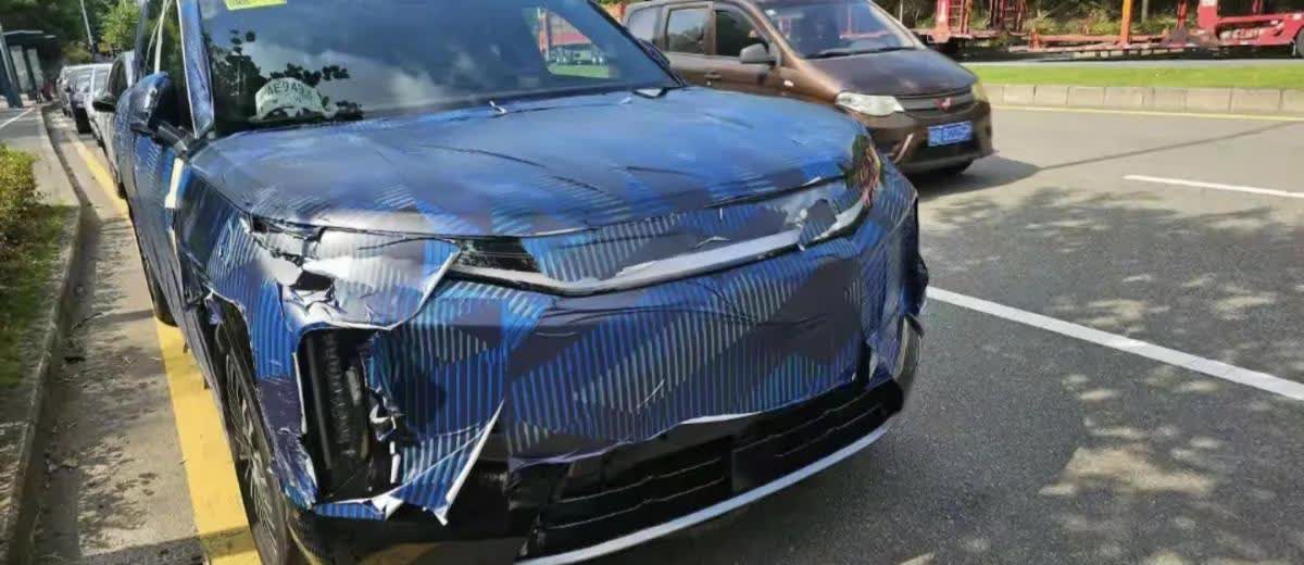 比亚迪大唐路试车。