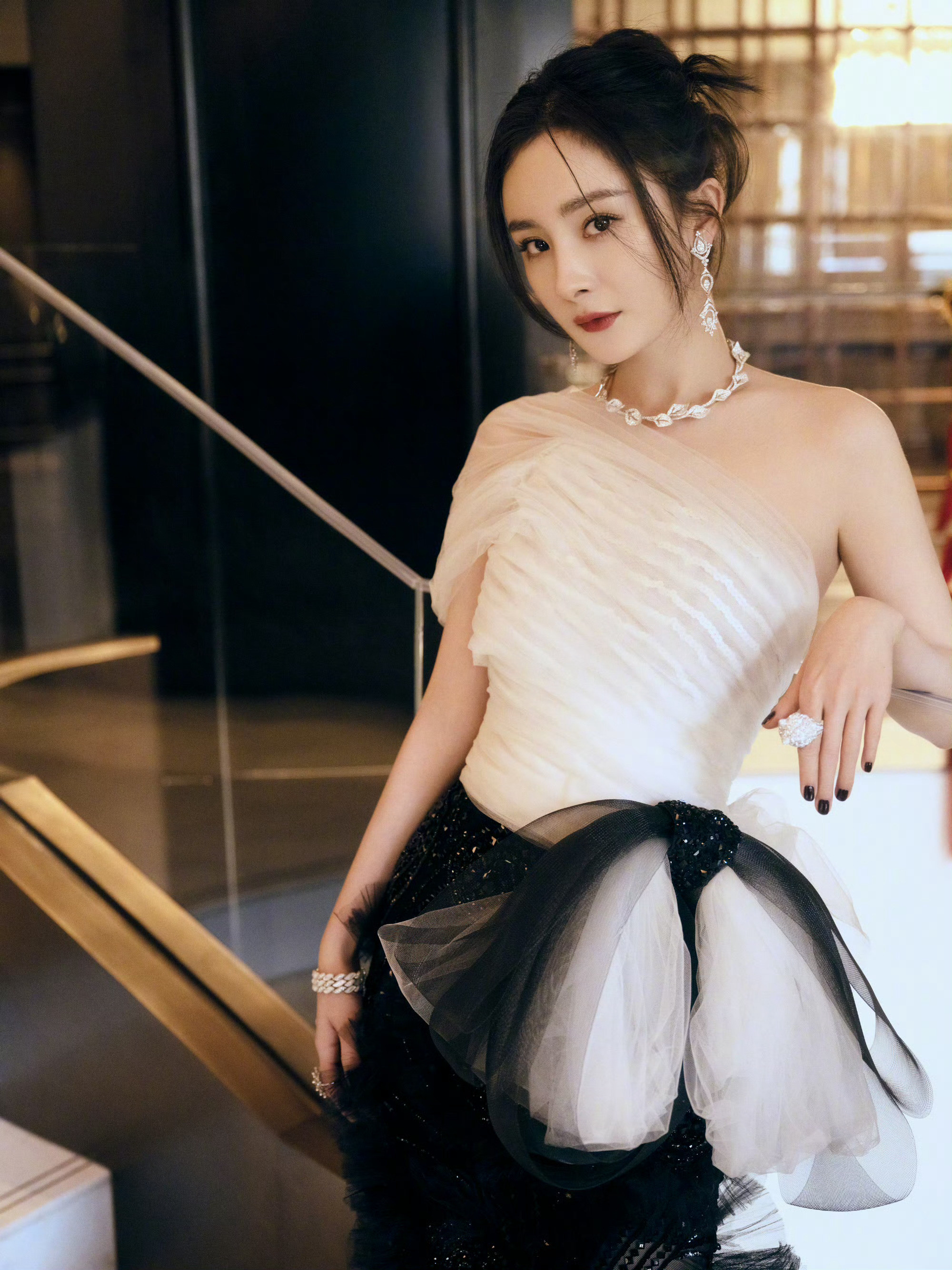 杨幂高贵冷艳