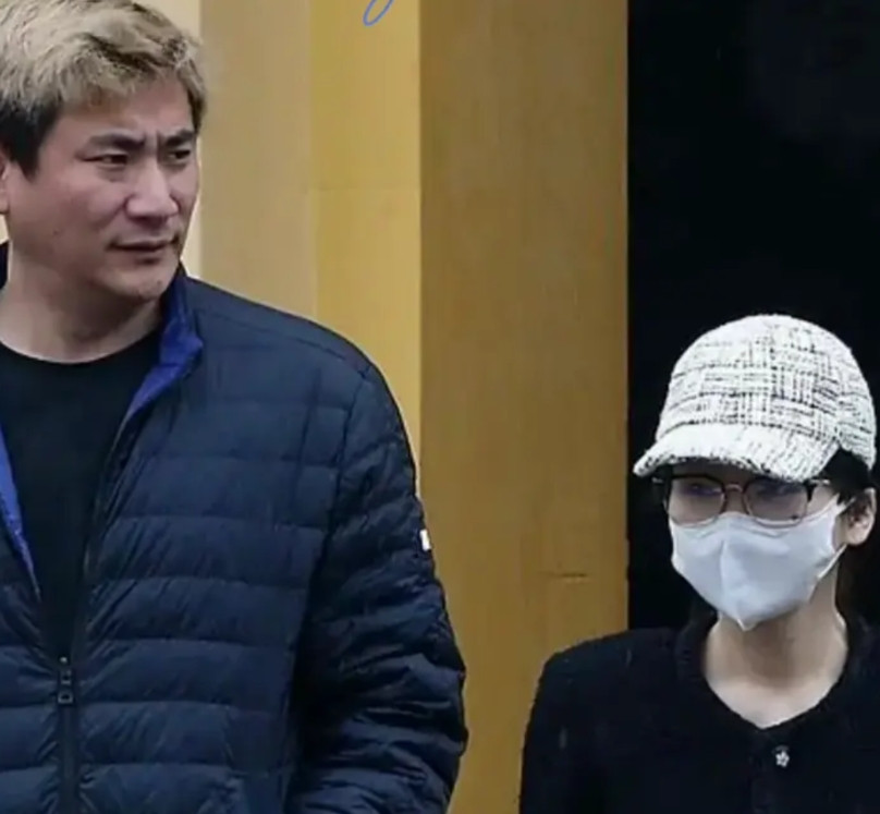 23岁女孩杨兰兰，圈内不打算进体制的都这么命名。打算进体制继承的正常取名富二代