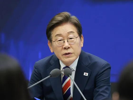 在李在明手下工作没有强壮的身体可不行？新政府成立还不到10天，总统室有职员因