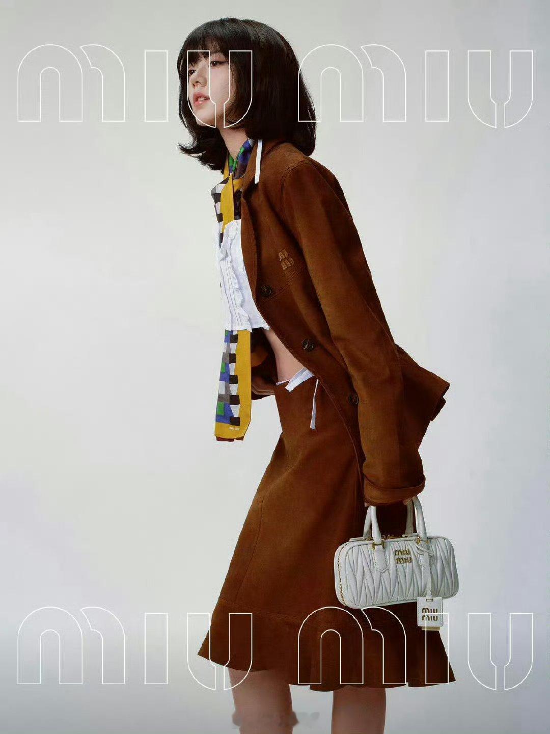 赵今麦miumiu最新大片还是要敲打敲打，怼脸多好看呀