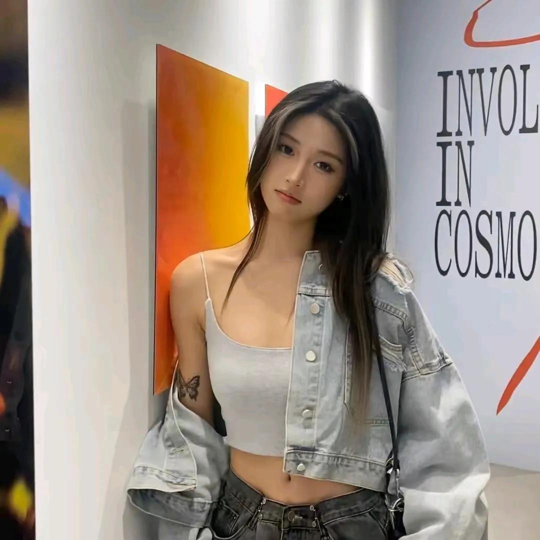 都市潮女穿搭指南，轻松演绎时尚范儿！