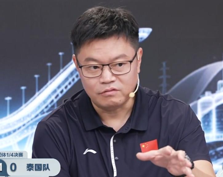 看完向鹏3:1赢的这场球，终于明白，伦敦世乒赛，王皓为啥不让他上场了？侯英超说