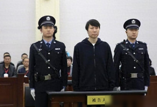 维持原判!李铁即将进入监狱生活:可以踢球,必须剪掉长发!