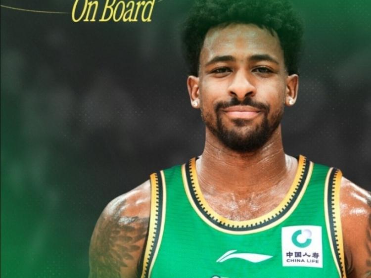 CBA最新消息：据直播吧报道，辽宁男篮即将使用本赛季的最后一个外援调整名额，球队