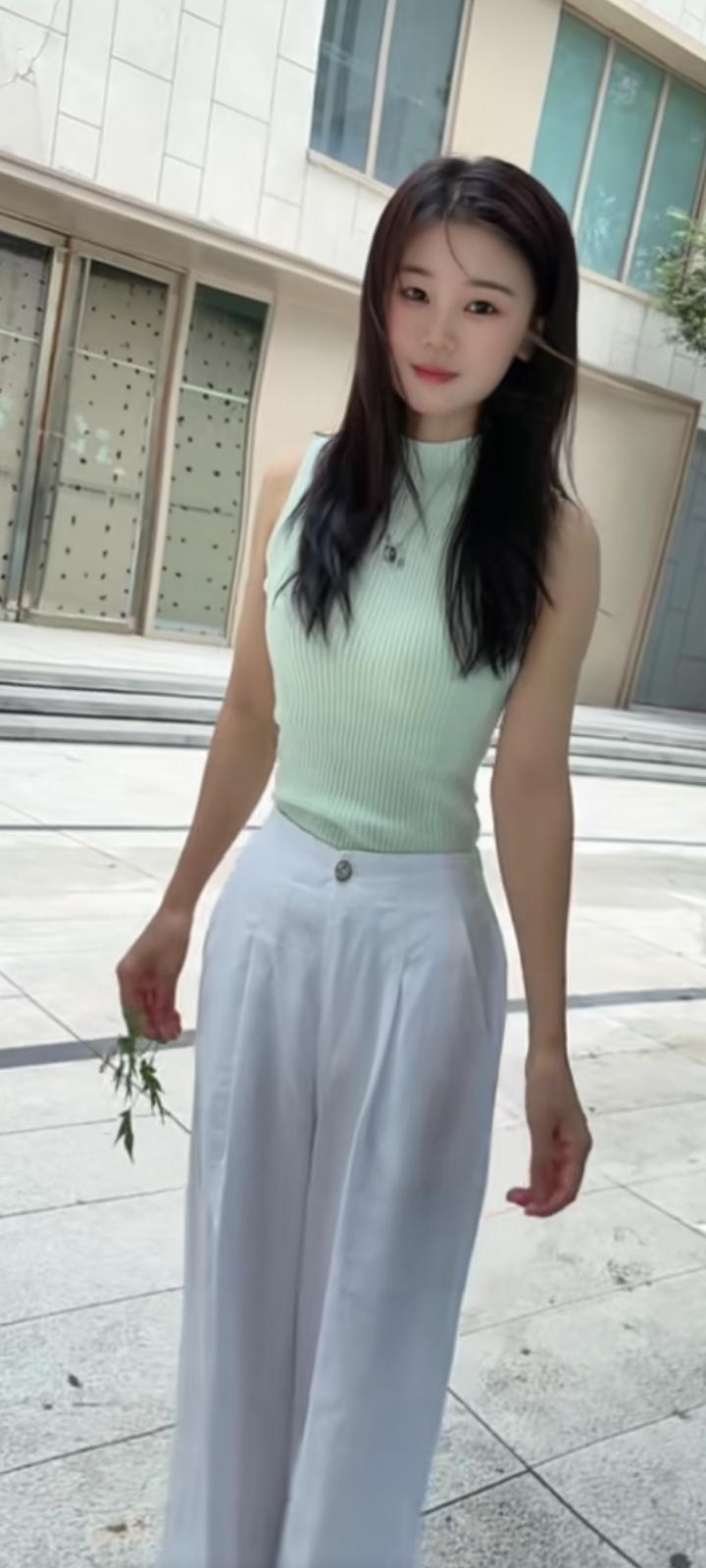 这样的美女哪有不喜欢的