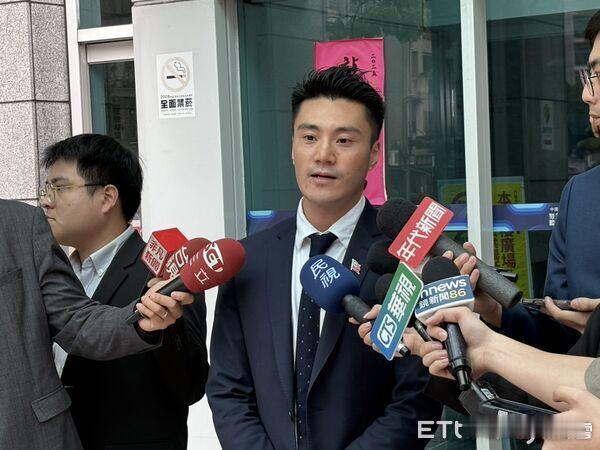 蓝营青年丁瑀批国民党真破口是郑丽文，叫嚣大陆才是敌人国民党发言人萧敬严近日领表