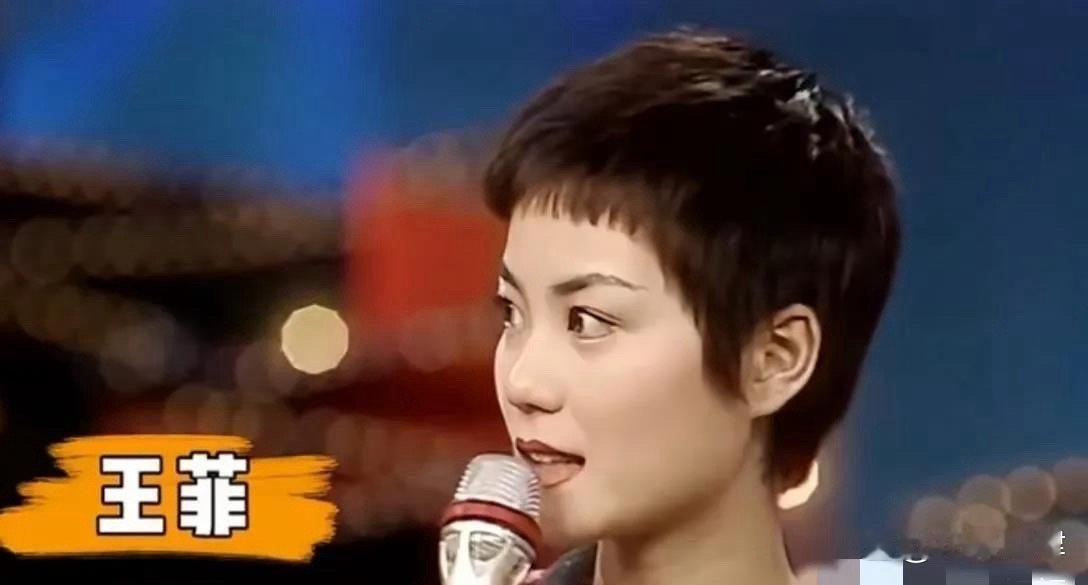 谁懂年轻时王菲的含金量！造型百变，一头短发更是帅炸天，清冷又高级。虽然她从不刻意