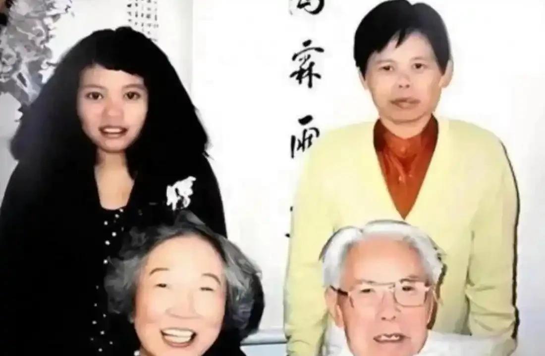 🌞1992年，长期旅居美国的特务头子毛森，在生命垂危之时，向他的儿子吐露了