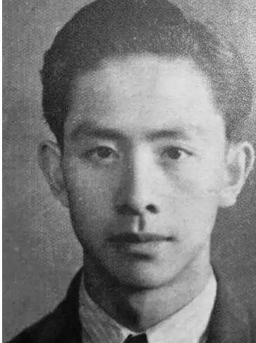 1948年，一名共产党被捕，为了保命，他主动交代了一份12人的名单。特务们大喜，