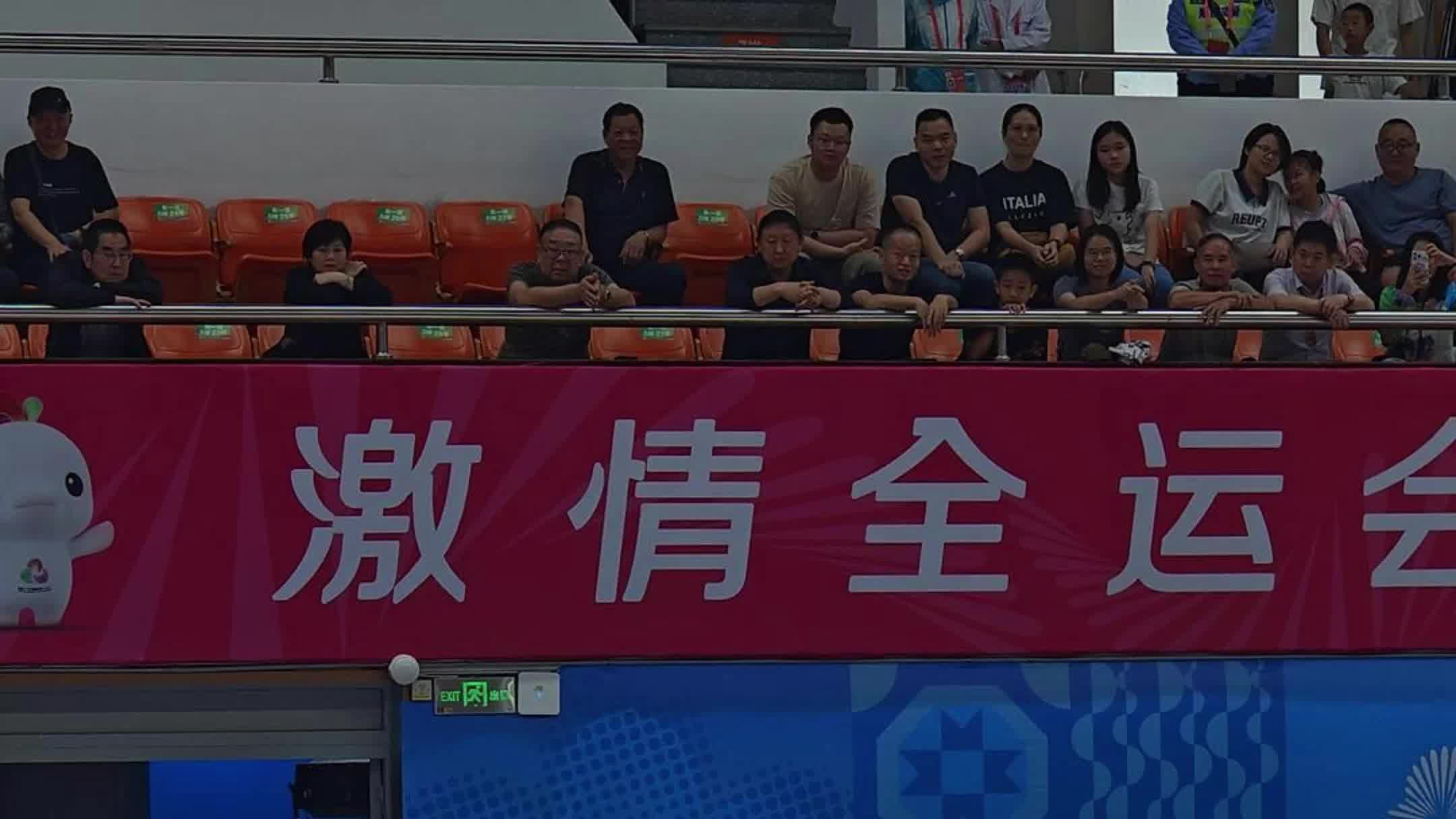 王思雨篮球抢断惊艳表现：高光时刻再现