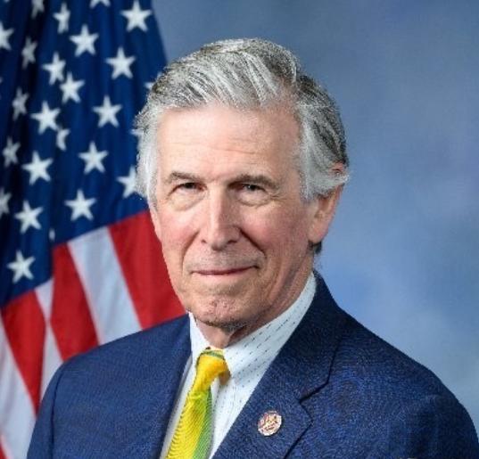 美国民主党籍众议员唐·拜尔今天发文说：“美国必须立即向以色列明确表明：如果黎巴嫩