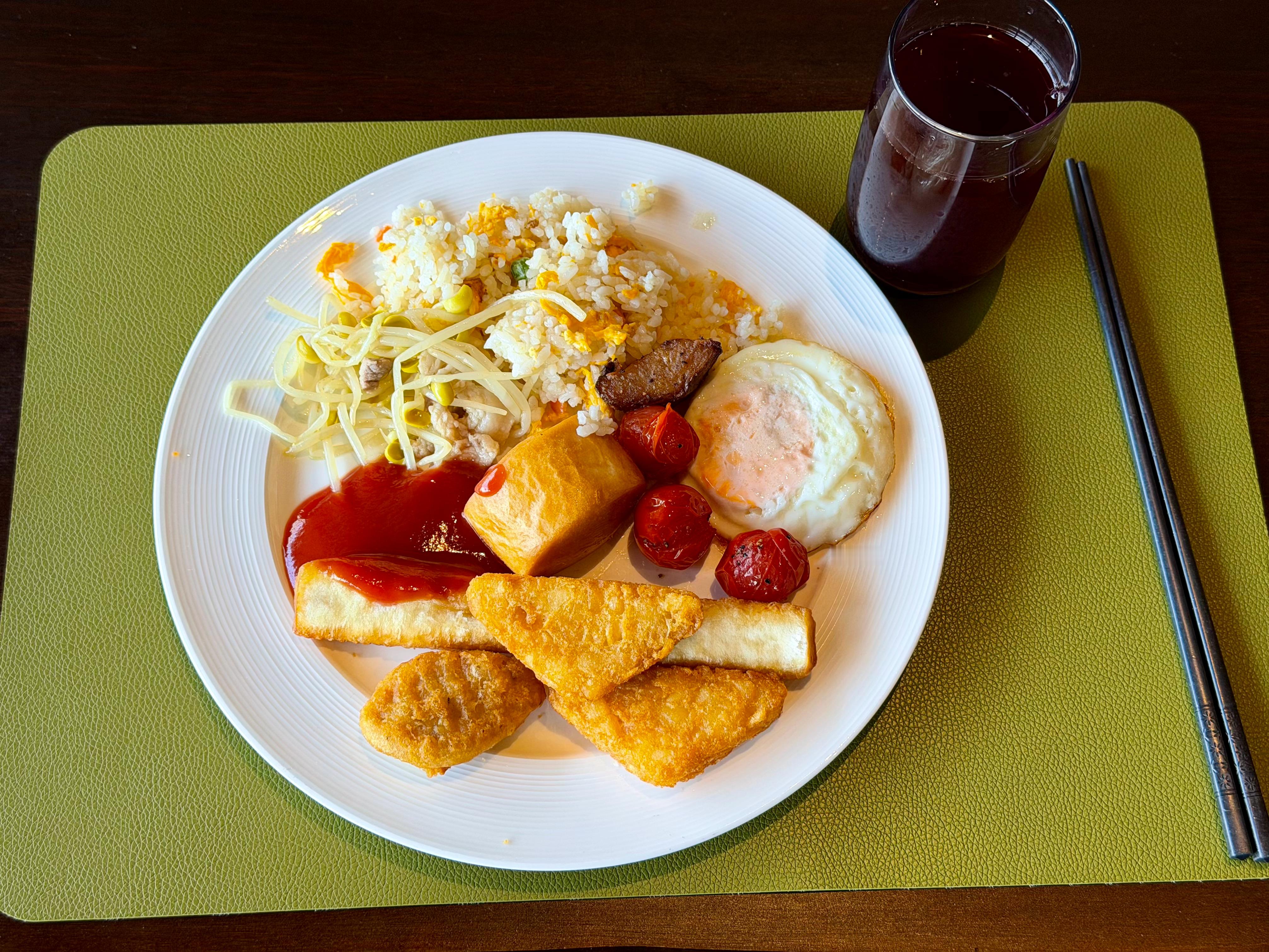 早安！第一次回家住酒店，今天打卡的老山四方傲途格体验不错，酒店客房在山里，樱花季