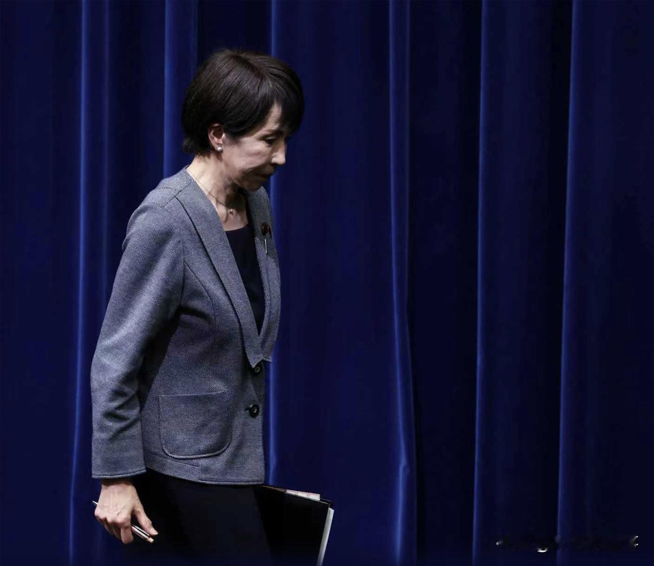 印度经济排名进全球前四强？！它经济总量是4.18万亿美元，日本是4.17万亿