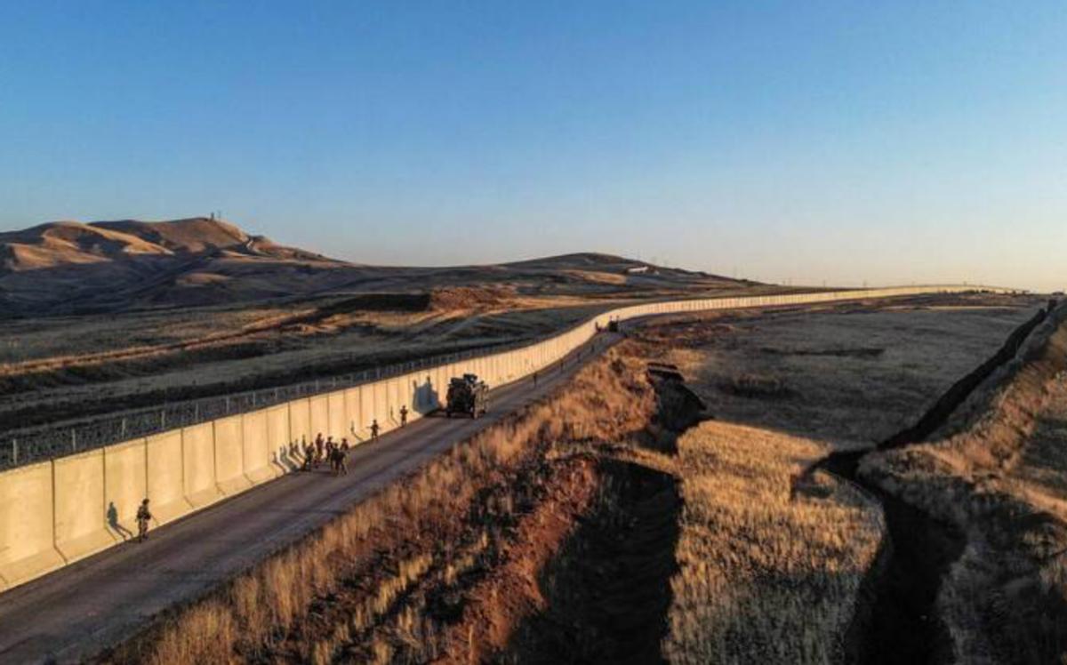 【土耳其为“伊朗政权倒台”做最坏准备】在伊朗外长阿格拉齐访问邻国土耳其前夕，