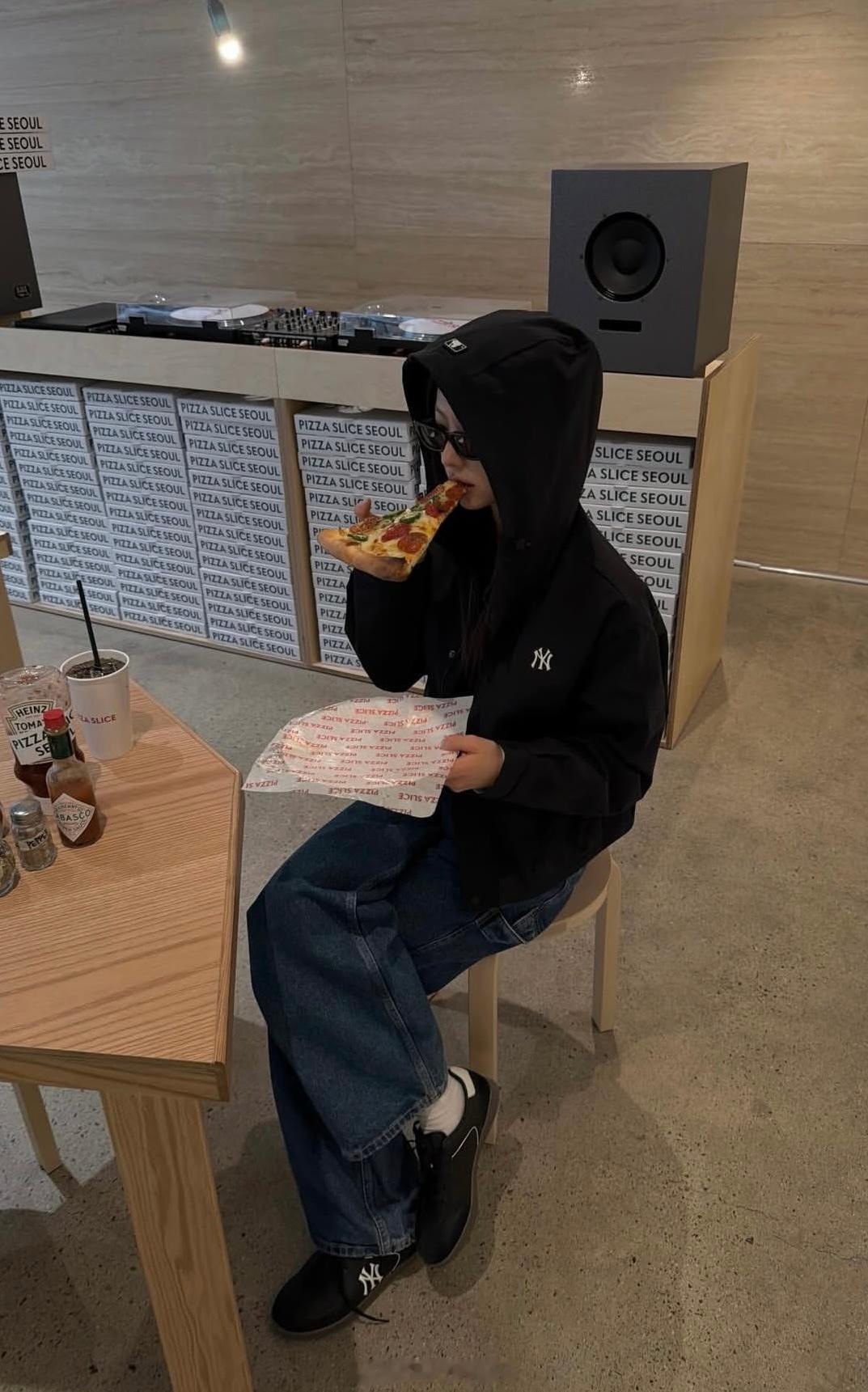 穿搭分享连续更新第2724天韩国时尚女生日常搭配周末来啦韩系穿搭超能新星汇新星