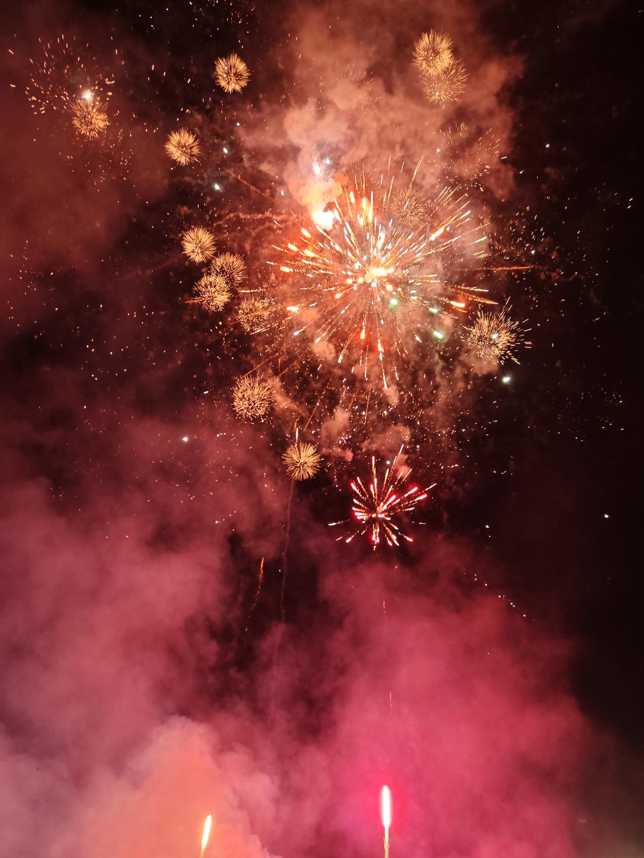 与痛风斗争的历程161今早起床，浑身关节都很安稳，没有痛感，也没有不