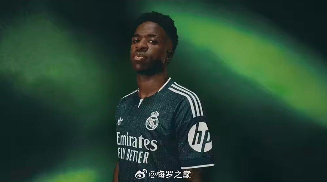 近日，皇马边锋维尼修斯与英超豪门阿森纳的绯闻愈演愈烈。但西班牙媒体《马卡》报却泼