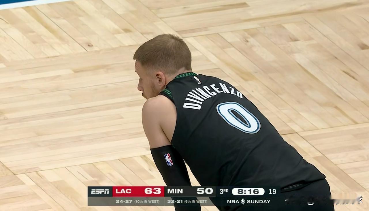 森林狼大将迪文岑佐真是出工不出力！在今天森林狼主场以96：115惨败于快船的比赛