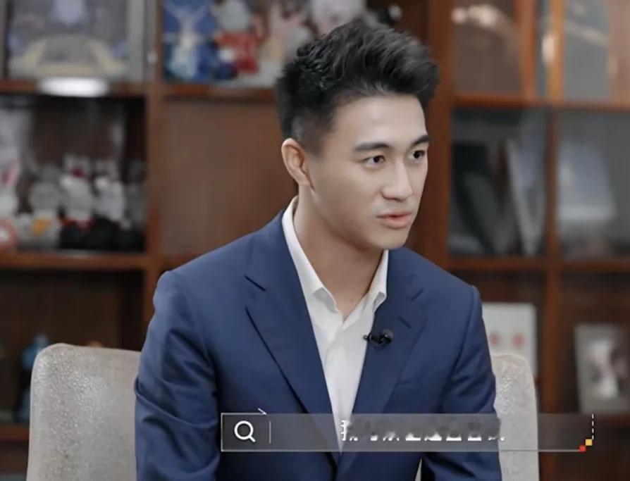 何猷君:“其实我很多次我母亲也是会尝试去把我的预期设低一点点，我跟她吵过很多次架