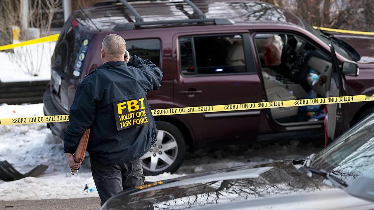 明尼苏达州ICE枪击案视频曝光！美国国土安全部称涉事女子在遭枪击前曾“尾随”并